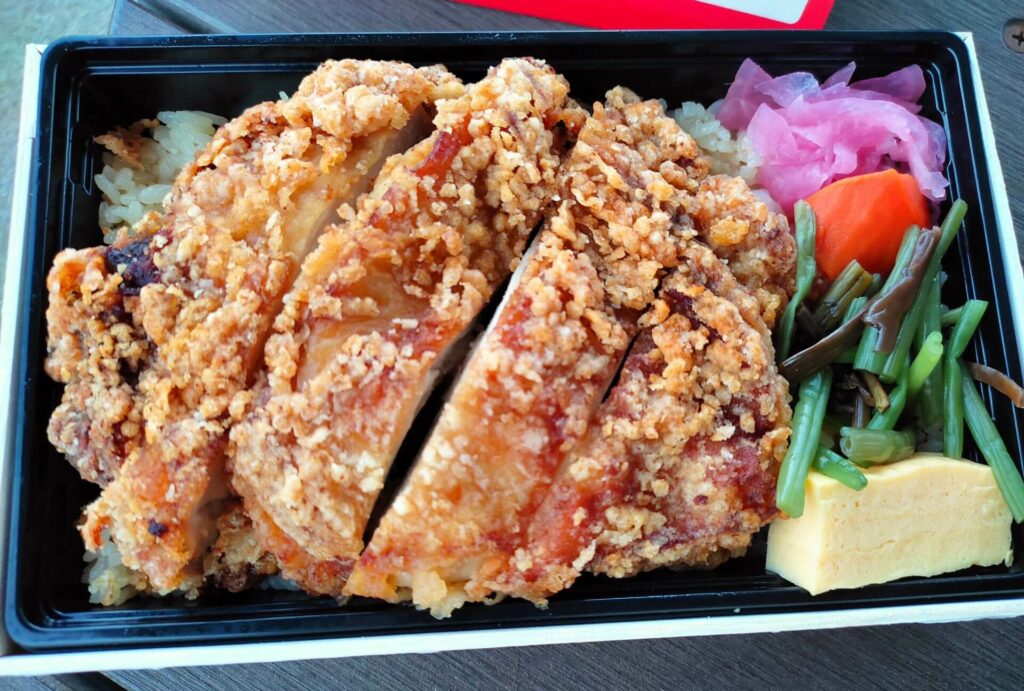 6 ของอร่อยลิ้นแพงแถมเฮลตี้ของนากาโนะ - ไก่ทอดซันโซคุยากิ เอกิเบ็น