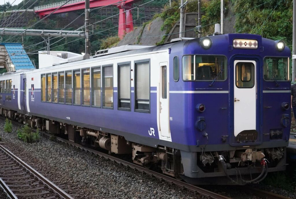 รีวิว 2 รถไฟ Joyful Train ธีมอาหารในนีงาตะ - ด้านนอก Koshino Shu_Kura