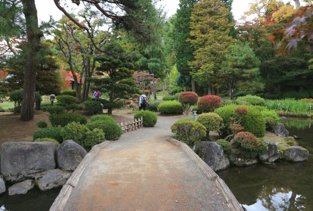 วิวใบไม้เปลี่ยนสีและของอร่อยขึ้นชื่อโทโฮคุ - Fujita Memorial Garden สวนญี่ปุ่น